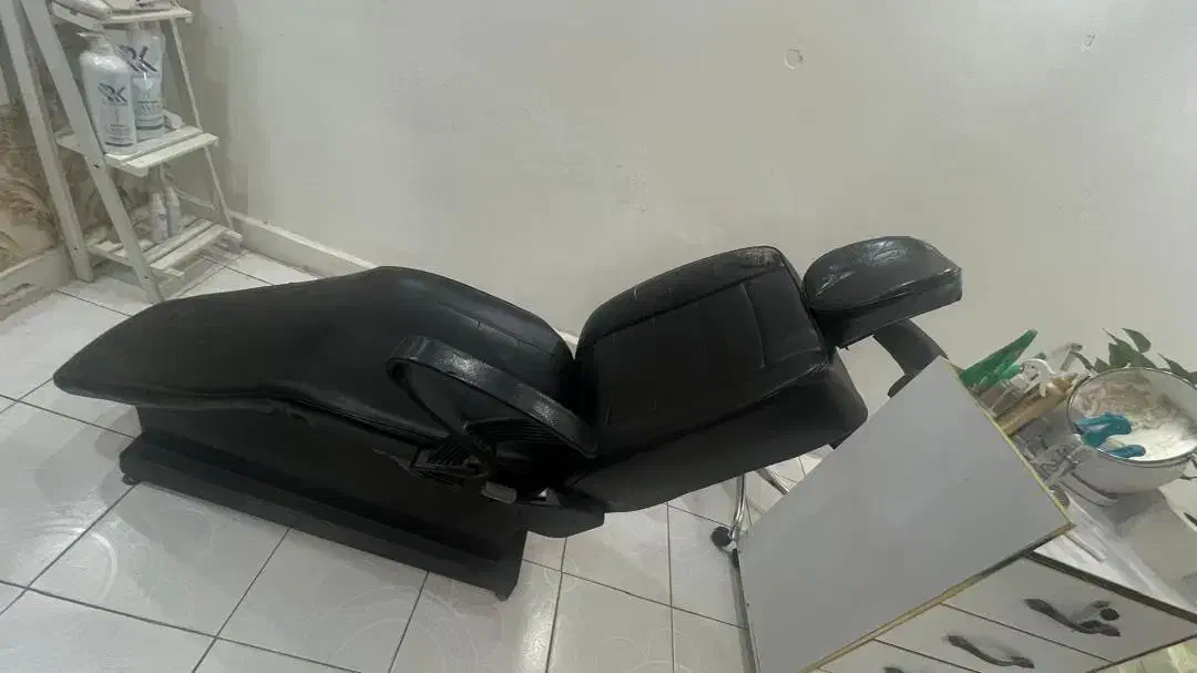 صندلی اصلاح|آرایشگاه و سالن‌های زیبایی|رشت, منظریه|دیوار