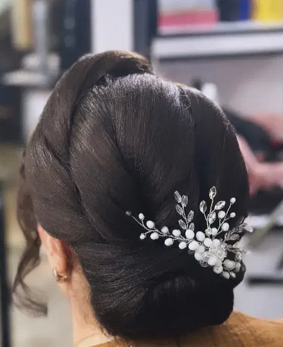 سالن زیبایی بانو بنفشه خواه با ۲۷ سال سابقه کاری.|خدمات آرایشگری و زیبایی|قم, انصارالحسین|دیوار