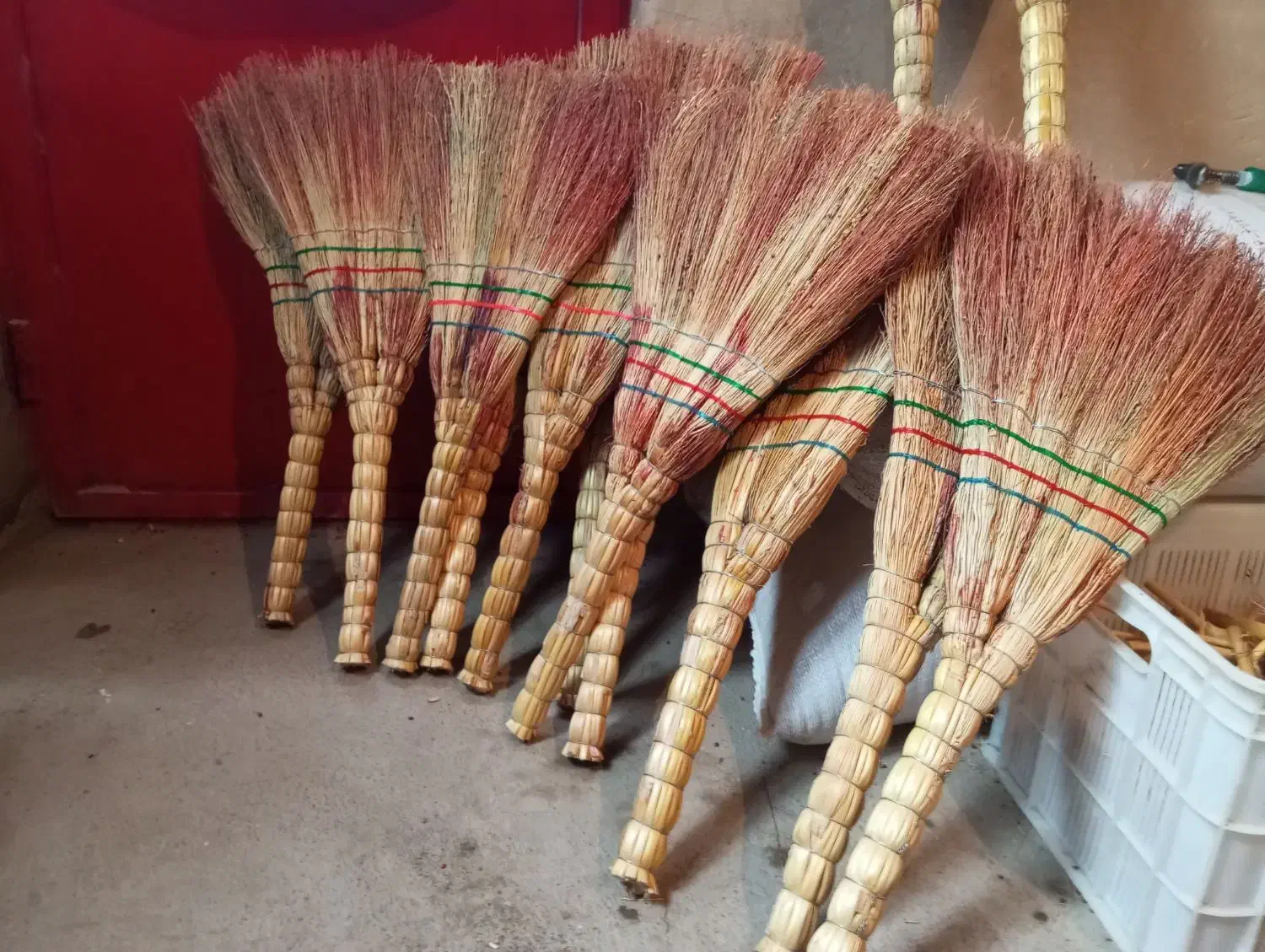 jarokeshavarzi|لوازم نظافت|خنداب, |دیوار