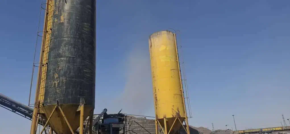 بچینگ یک متری راه ماشین و سیلو سیمان|ماشین‌آلات صنعتی|بافق, |دیوار