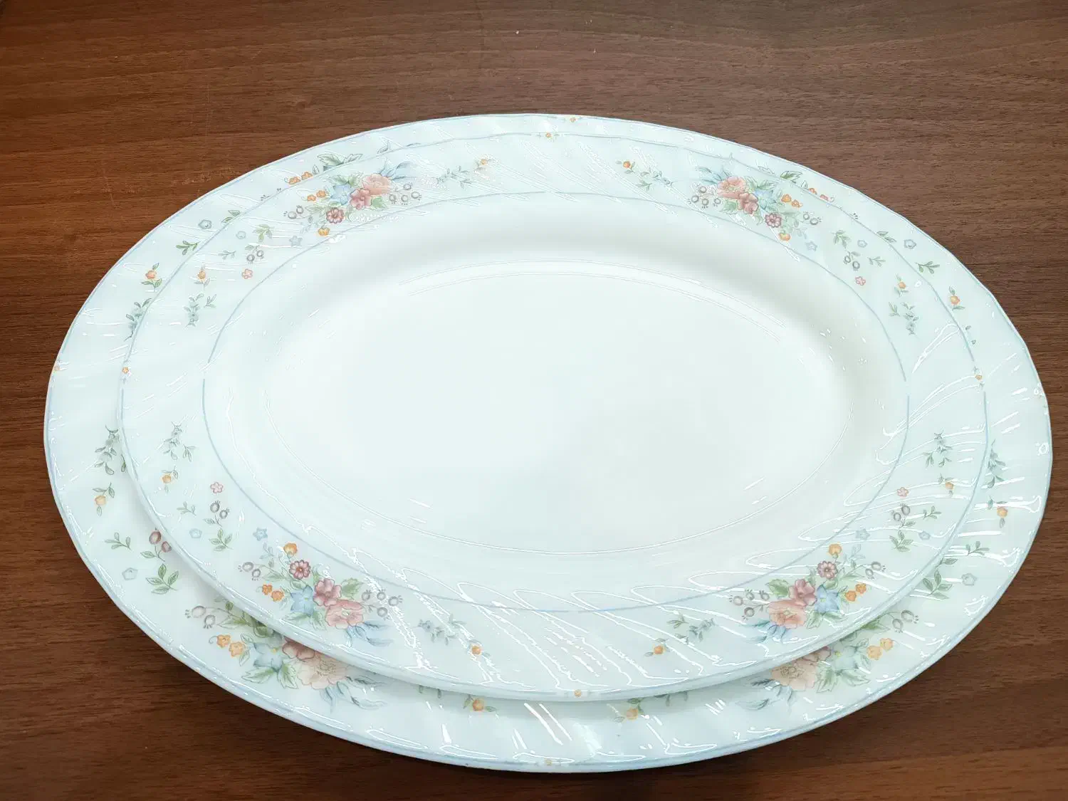 سرویس آرکوپال اصل انگلیس|ظروف سرو و پذیرایی|شاهینشهر, خانه کارگر|دیوار