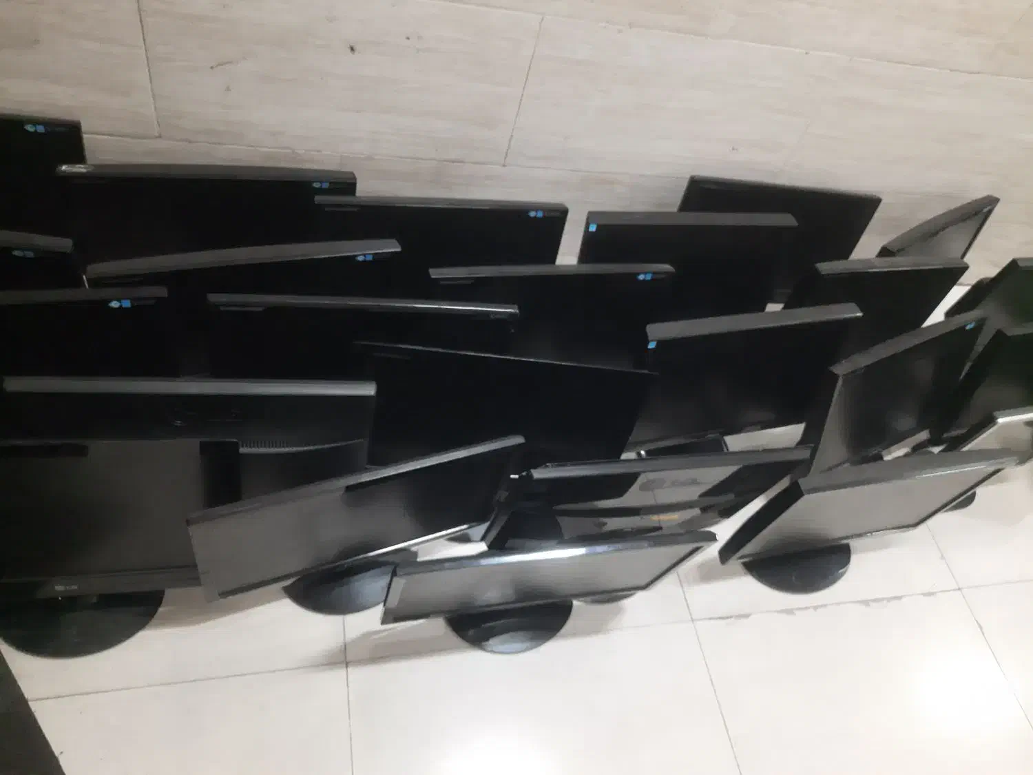 مانیتور ۱۹اینچ تعداد|قطعات و لوازم جانبی رایانه|تهران, صفا|دیوار