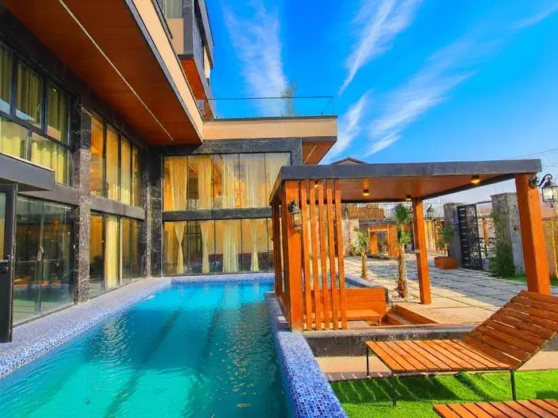 اجاره ویلا ۴ خواب استخر داخل و بیرون|اجارهٔ کوتاهمدت ویلا و باغ|تهران, تهرانپارس غربی|دیوار