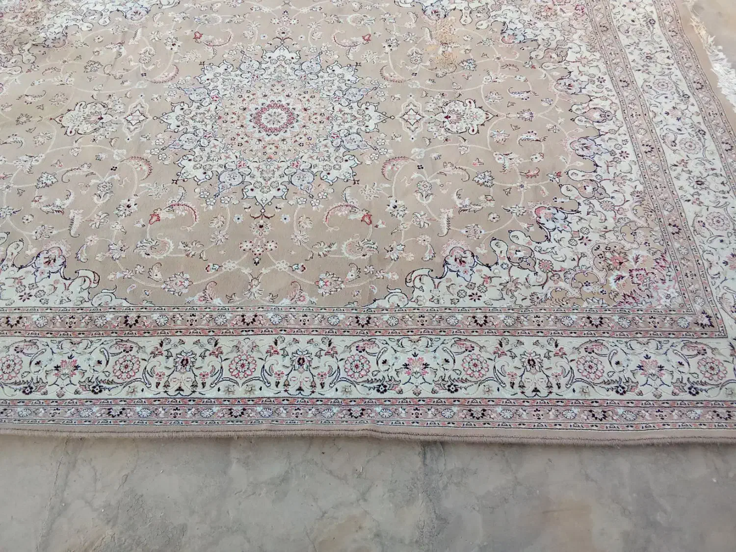 فرش|فرش|قم, چهل اختران|دیوار