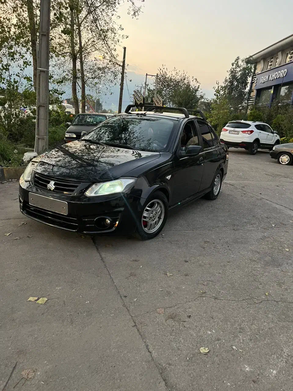 ساینا ۹۶ اسپرت معاوضه با ماشین پایین تر|خودرو سواری و وانت|رشت, حومه رشت|دیوار