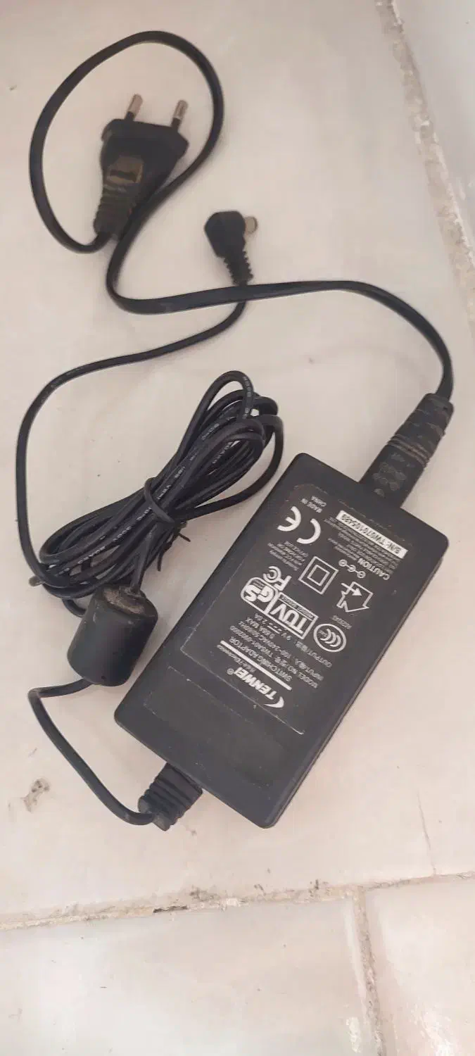 آدابتور ۹ ولت و ۲آمپر|قطعات و لوازم جانبی رایانه|قم, چهل درخت‎|دیوار