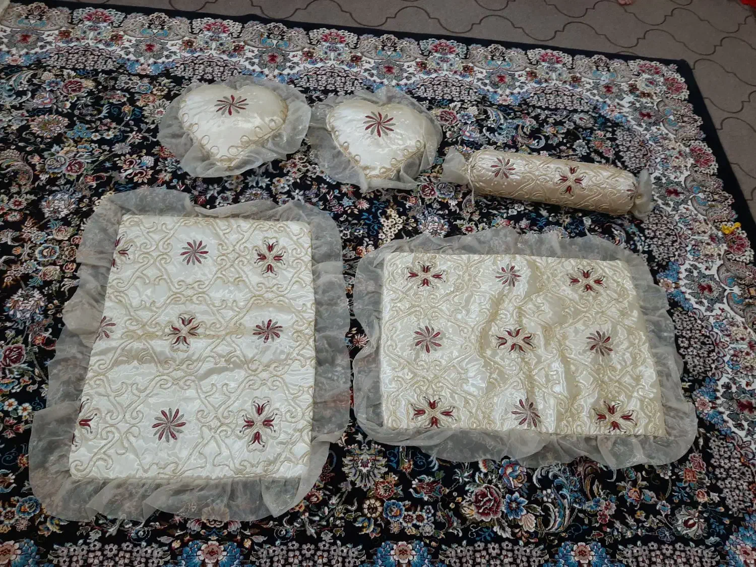 روتختی ۶ تکه ساتن گلدوزی شده|سرویس روتختی|قم, نیروگاه|دیوار