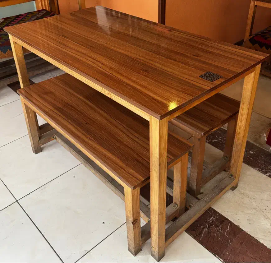 میز و نیمکت چوبی|کافی‌شاپ و رستوران|اردبیل, |دیوار