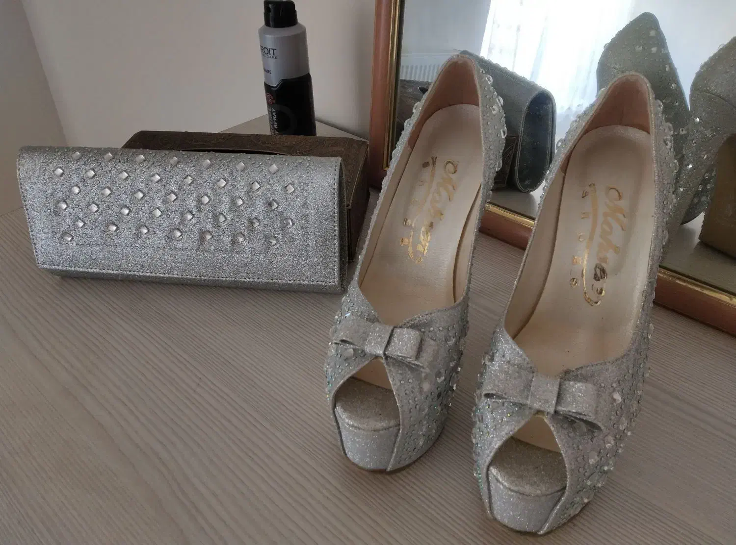 کیف و کفش|کیف، کفش، کمربند|هشتگرد, فاز ۲ مهستان|دیوار