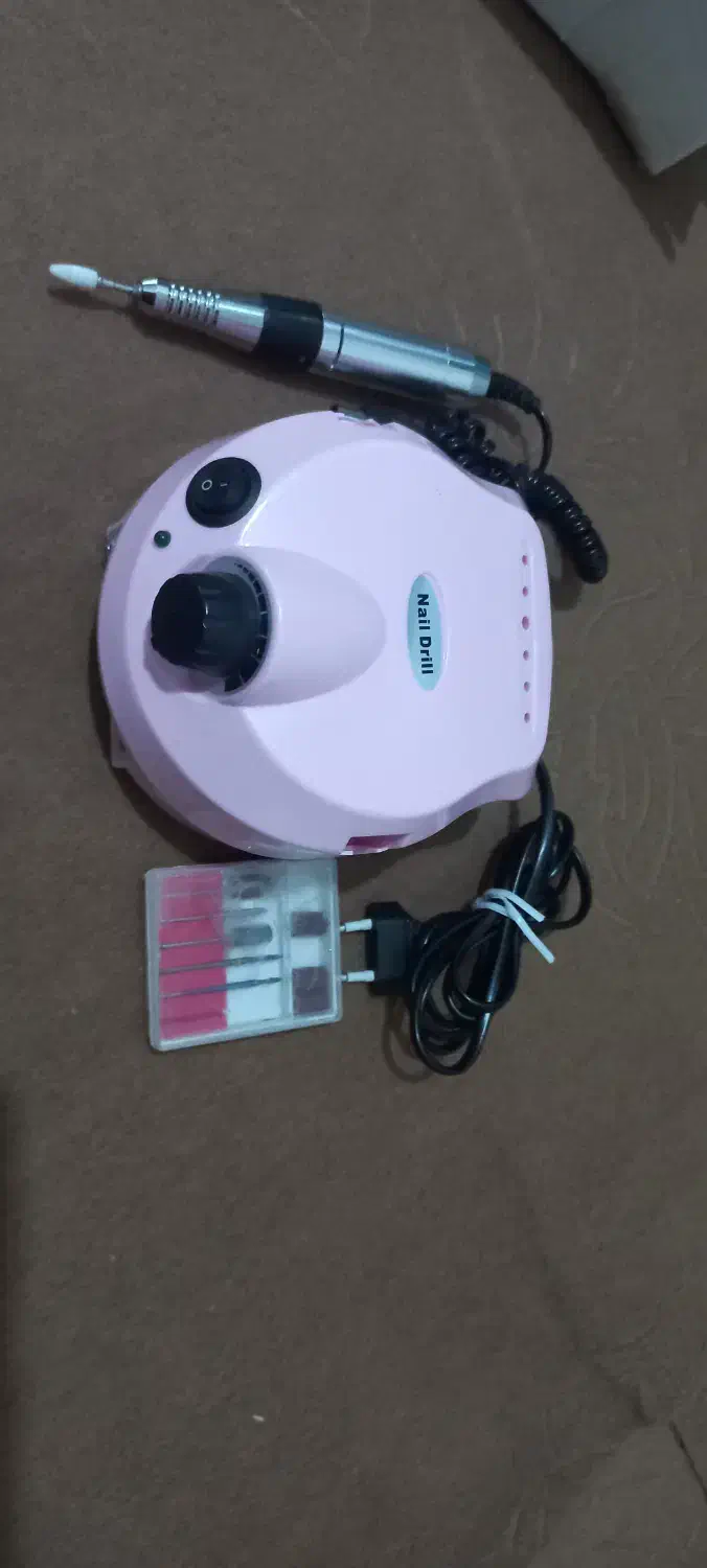 لوازم کاشت ناخن|آرایشگاه و سالن‌های زیبایی|چوبر, |دیوار