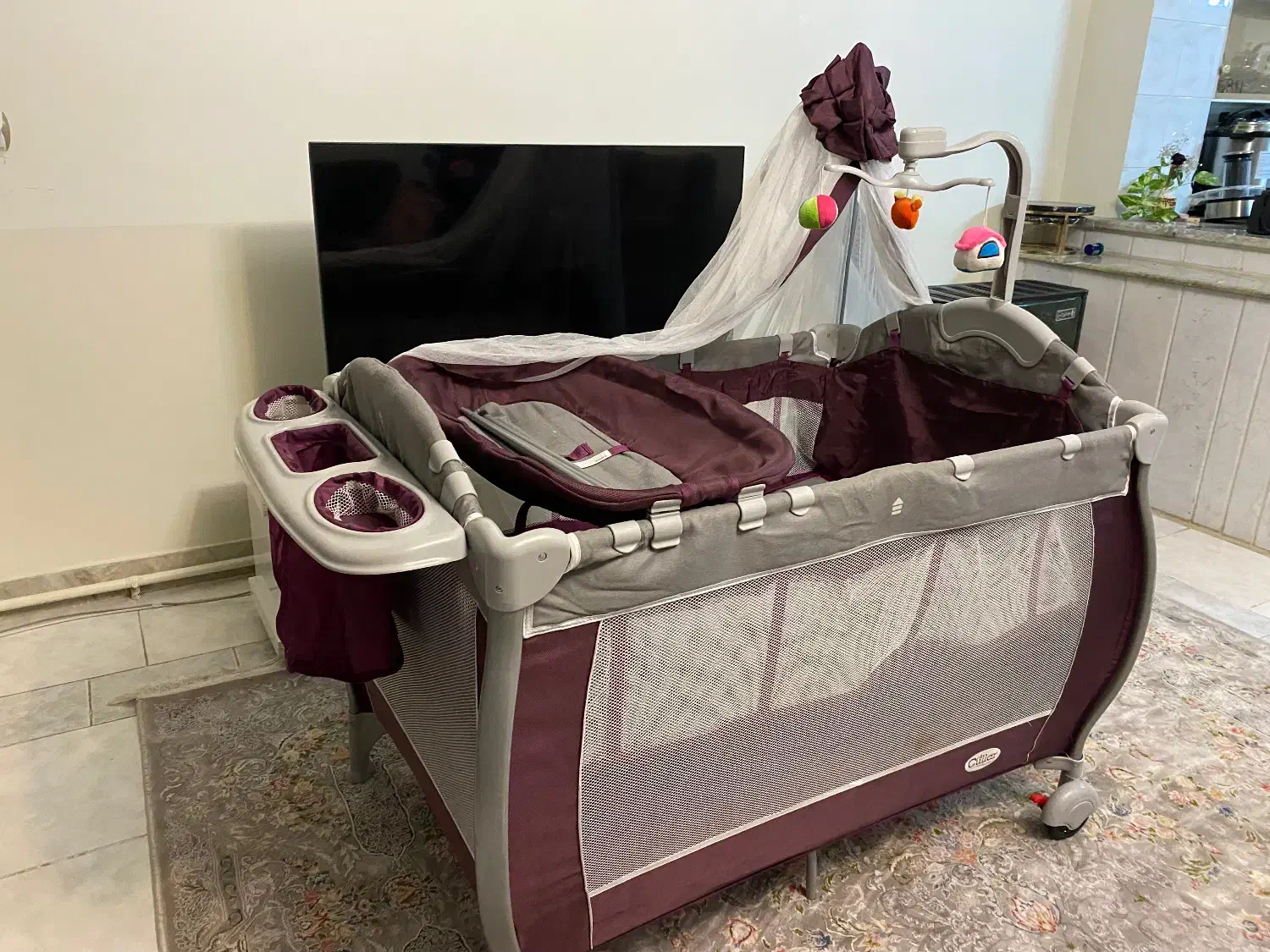 تخت پارک کنار مادر گهواره|تخت و صندلی بچه|تبریز, |دیوار