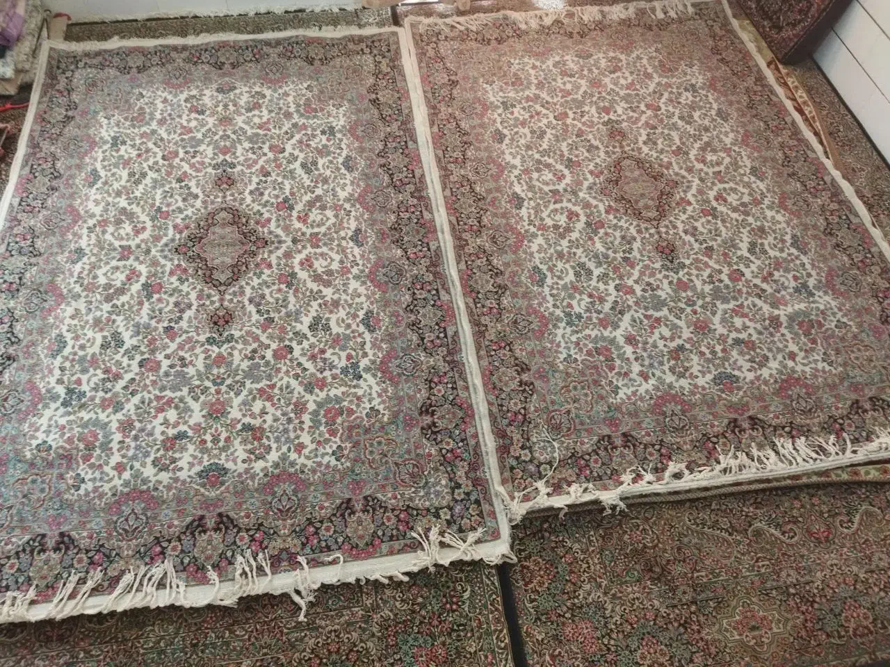 یک جفت فرش دستبافت راور|فرش|راور, |دیوار