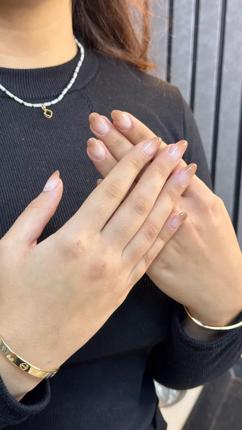 کاشت ناخن حرفهای|خدمات آرایشگری و زیبایی|رشت, نظری|دیوار