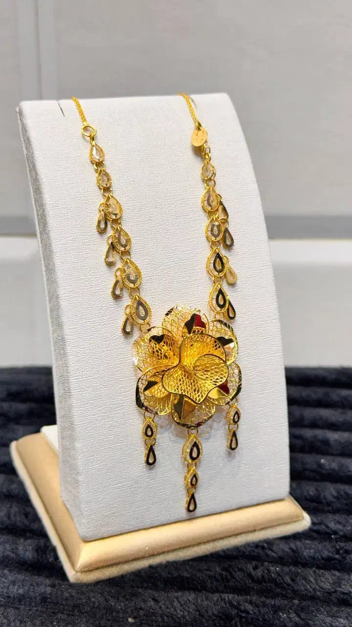 گردنی اماراتی|جواهرات|شوش, |دیوار