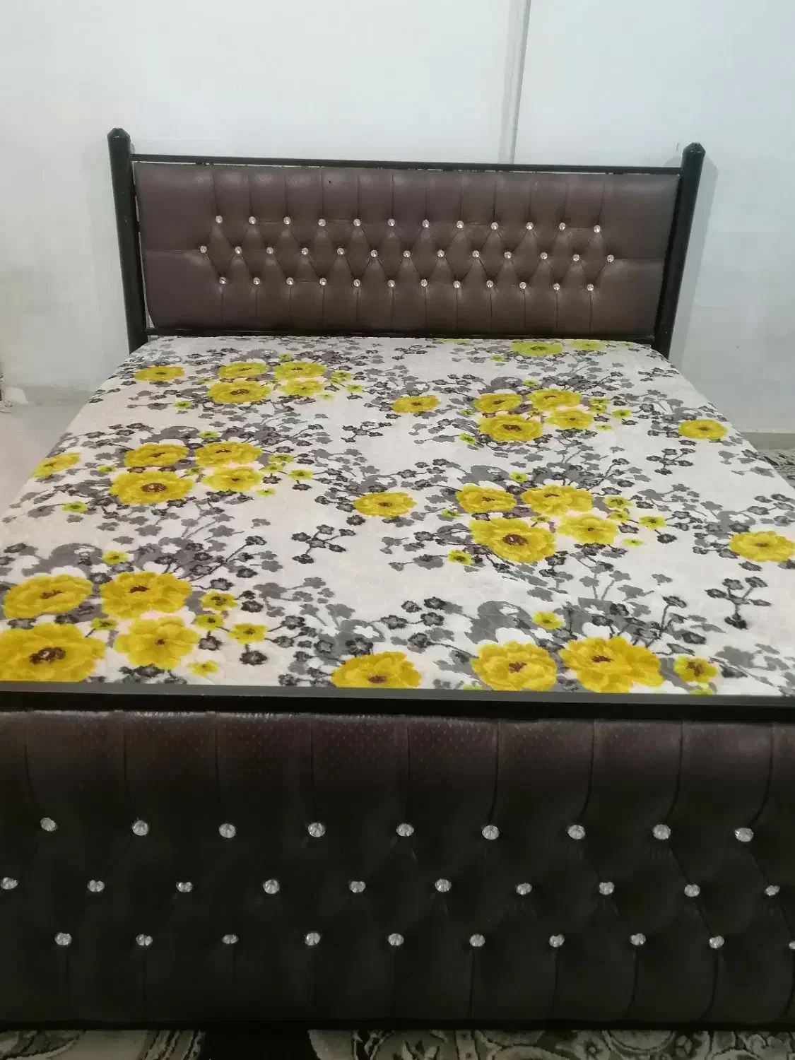 فروشه تخت وتشک تبی در حد نو|تشک تختخواب|نورآباد, |دیوار