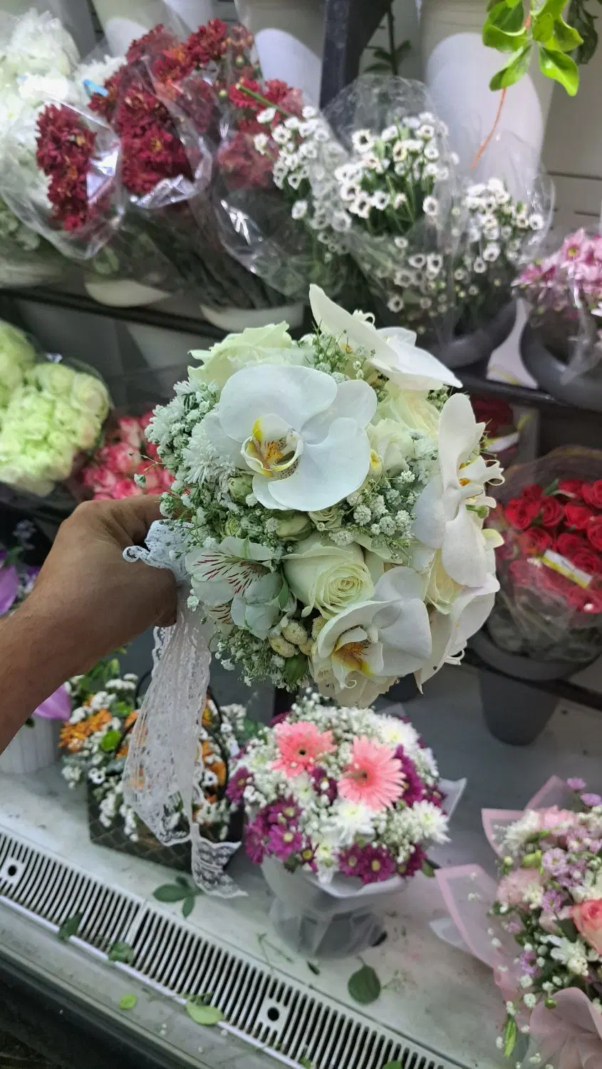 گل آرایی در محل ماشین ودسته گل عروس .و اماکن|خدمات پذیرایی، مراسم|تهران, فردوس|دیوار