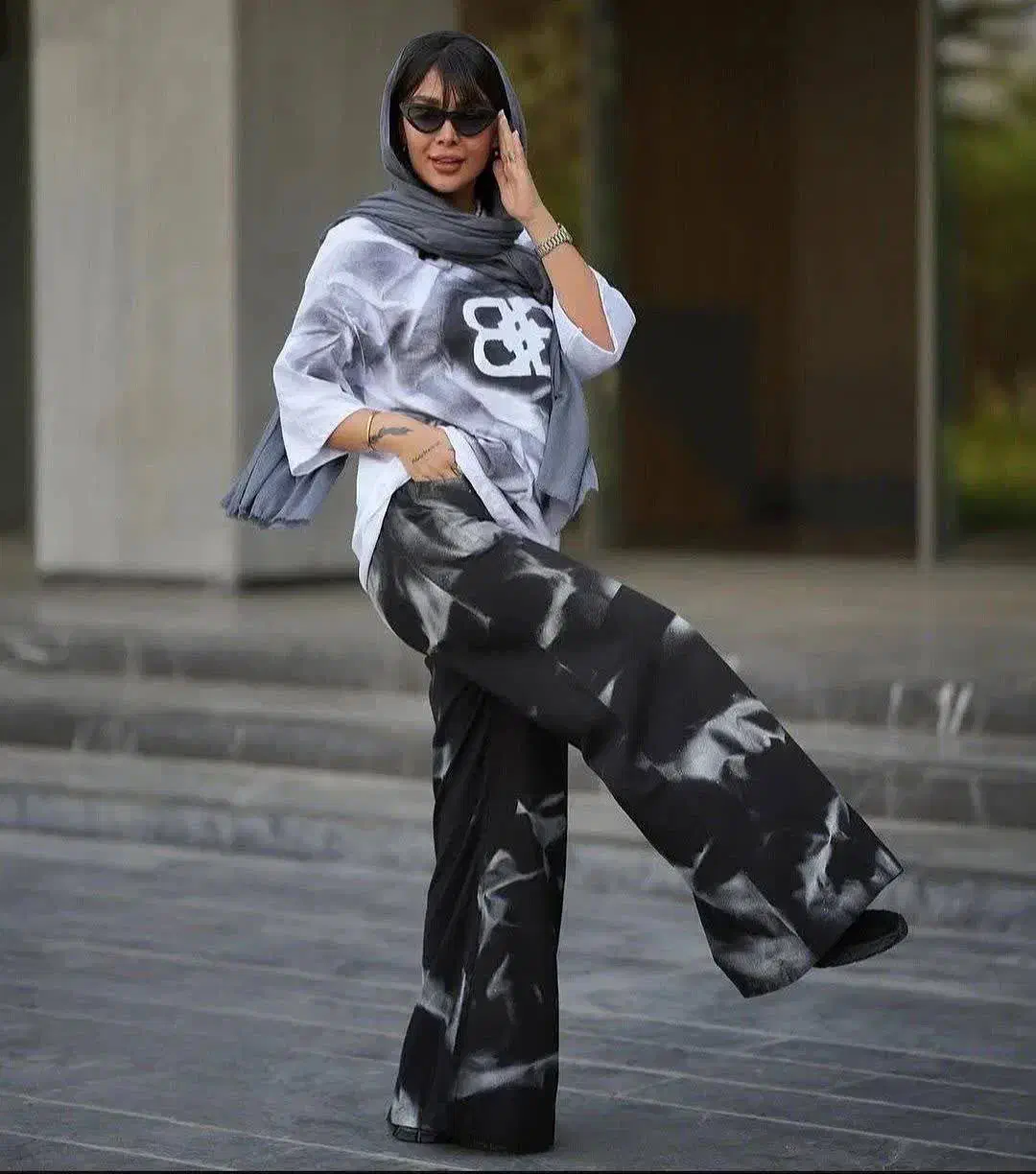 هودی سویشرت|لباس|قم, ولیعصر|دیوار