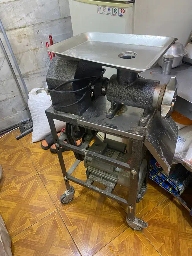 چرخ گوشت صنعتی ۳۲|کافی‌شاپ و رستوران|تهران, شهرک طالقانی|دیوار