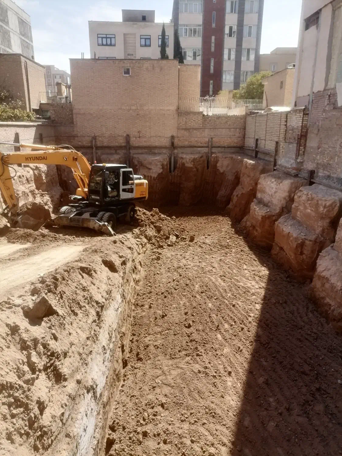 خاکبرداری گودبرداری|خدمات پیشه و مهارت|کرمان, |دیوار