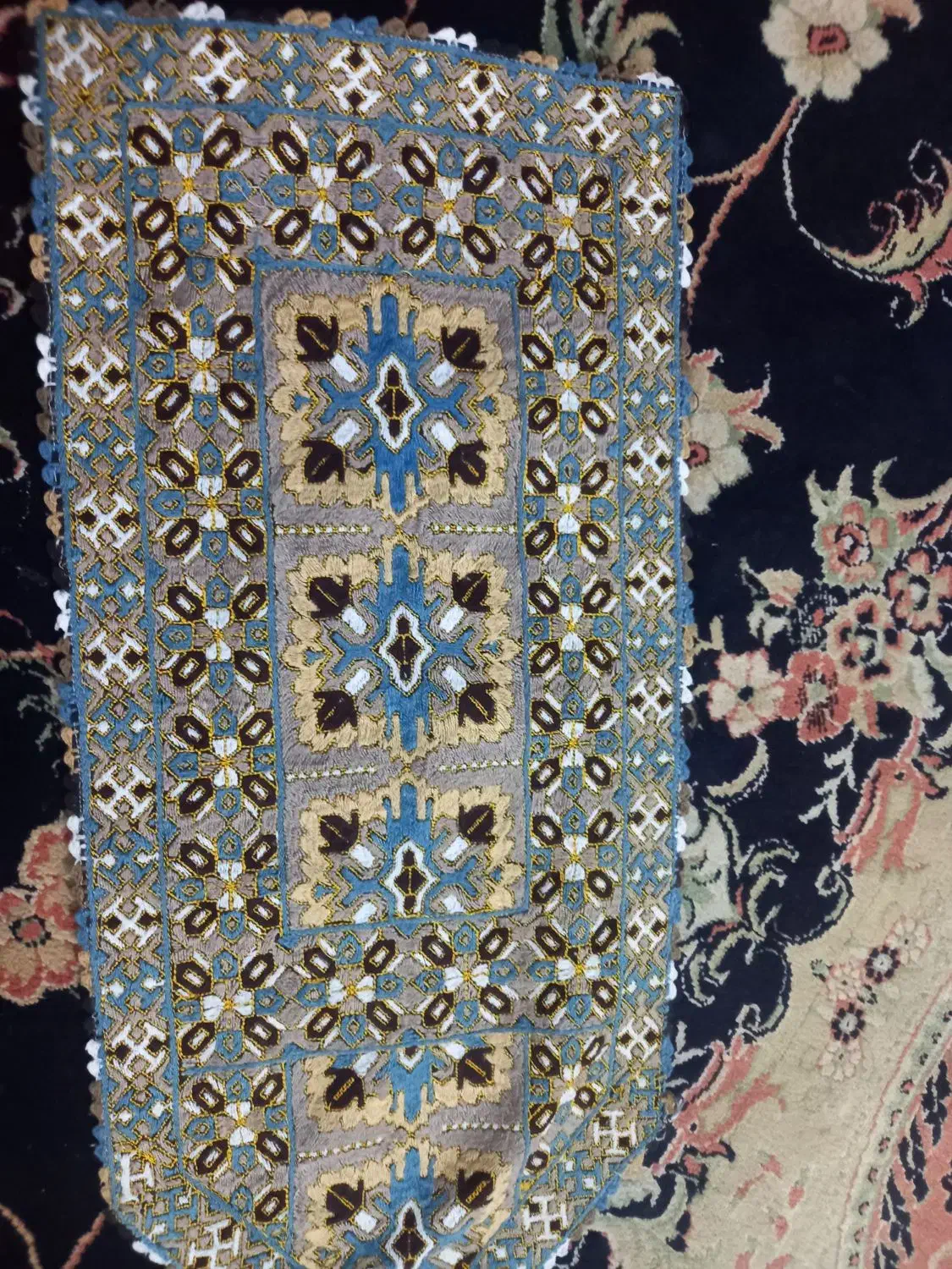 زیح استین|لباس|ایرانشهر, |دیوار