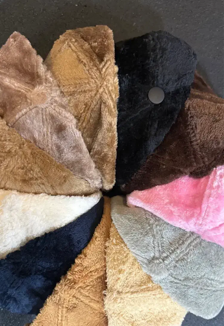 کلاه تدی|لباس|گرگان, |دیوار