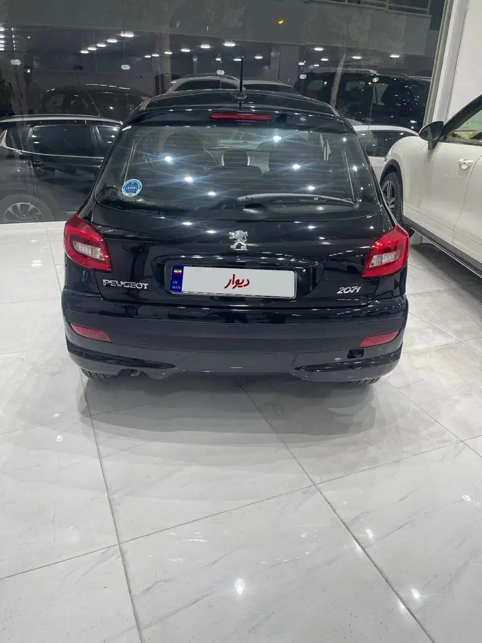 ۲۰۷ پانا ارتقا یافته|خودرو سواری و وانت|شیراز, فرهنگ شهر|دیوار