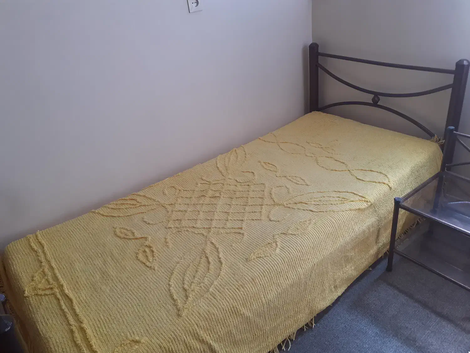 تخت خواب یک نفره فر فرژه|تخت و سرویس خواب|کرمان, |دیوار