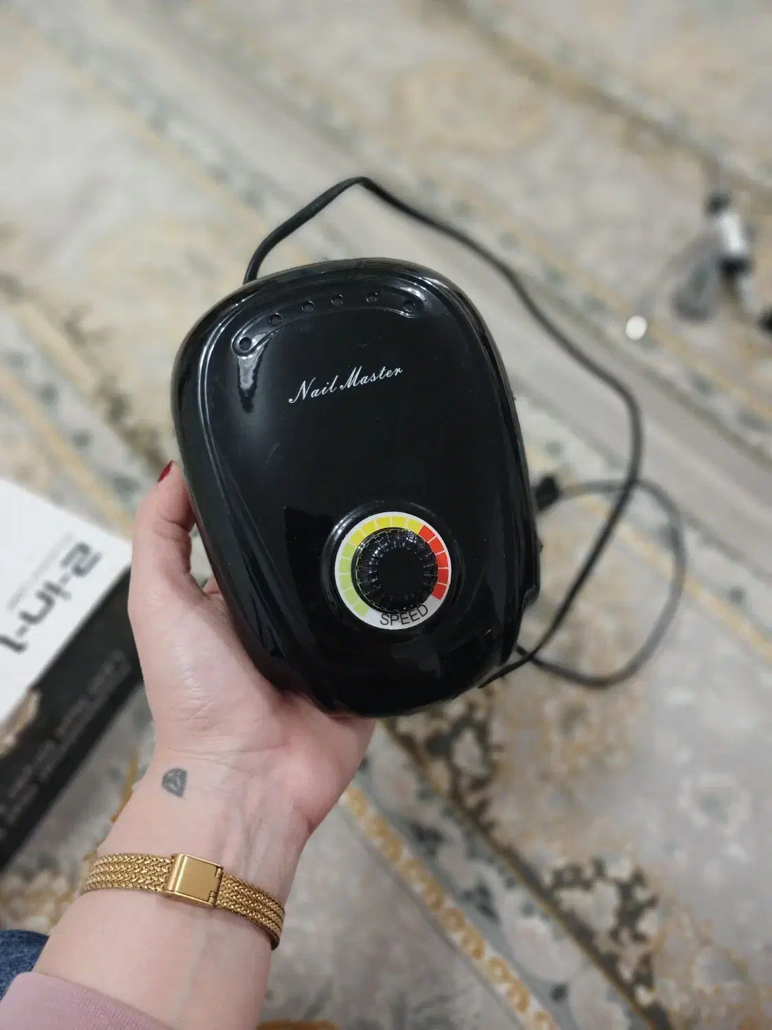 دستگاه کاشت ناخن|آرایشگاه و سالن‌های زیبایی|کیاشهر, |دیوار