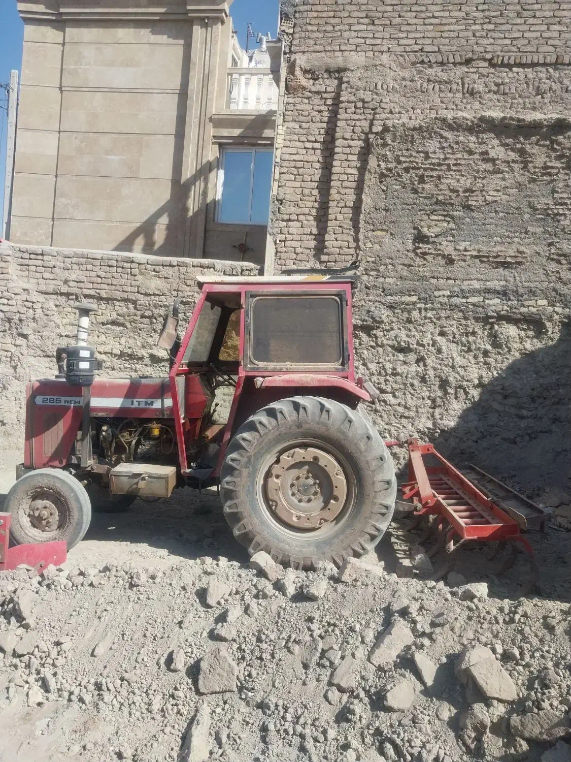 تراکتور ۲۸۵ با لوازم|خودرو سنگین|ملکآباد, |دیوار