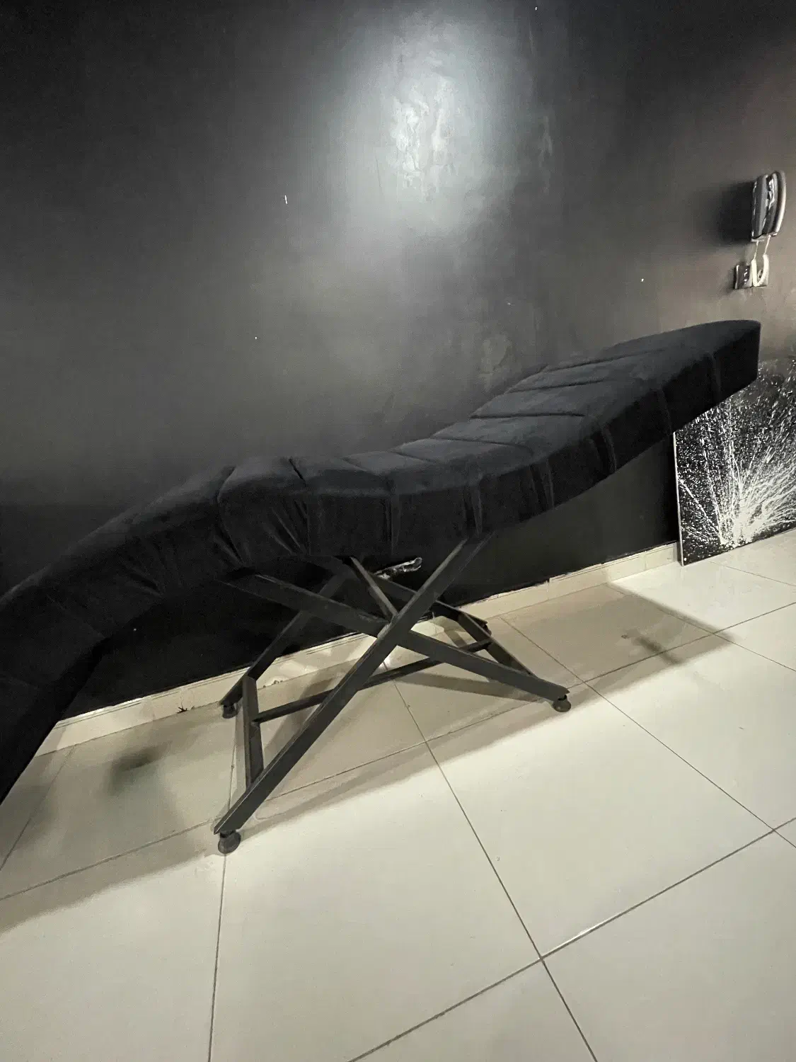 تخت مژه|آرایشگاه و سالن‌های زیبایی|مشهد, چهارچشمه|دیوار