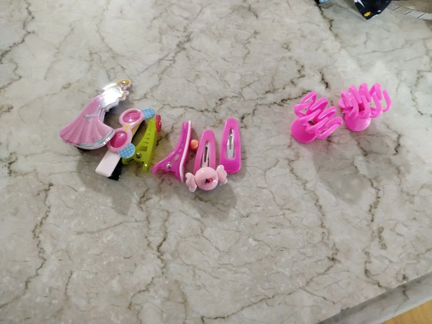 گیره سر و تل|کفش و لباس بچه|قم, بلوار امین و ساحلی|دیوار