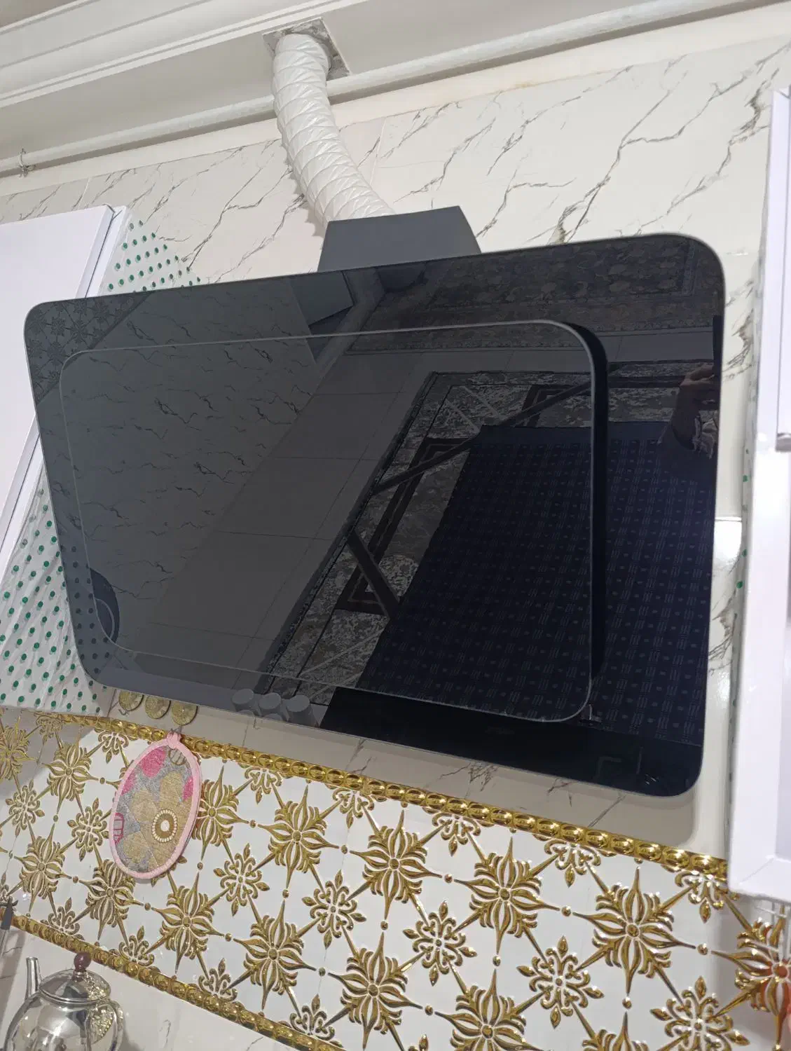 هود|هود|کوهدشت, |دیوار