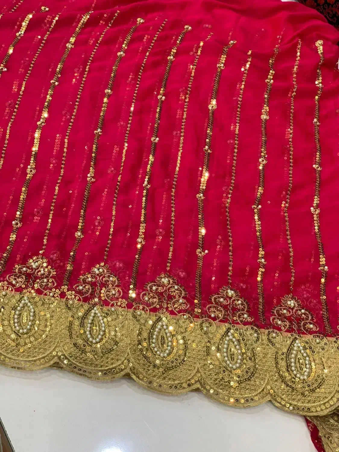 لباس محلی حریر حاشیه دار|لباس|اصفهان, شاهد|دیوار