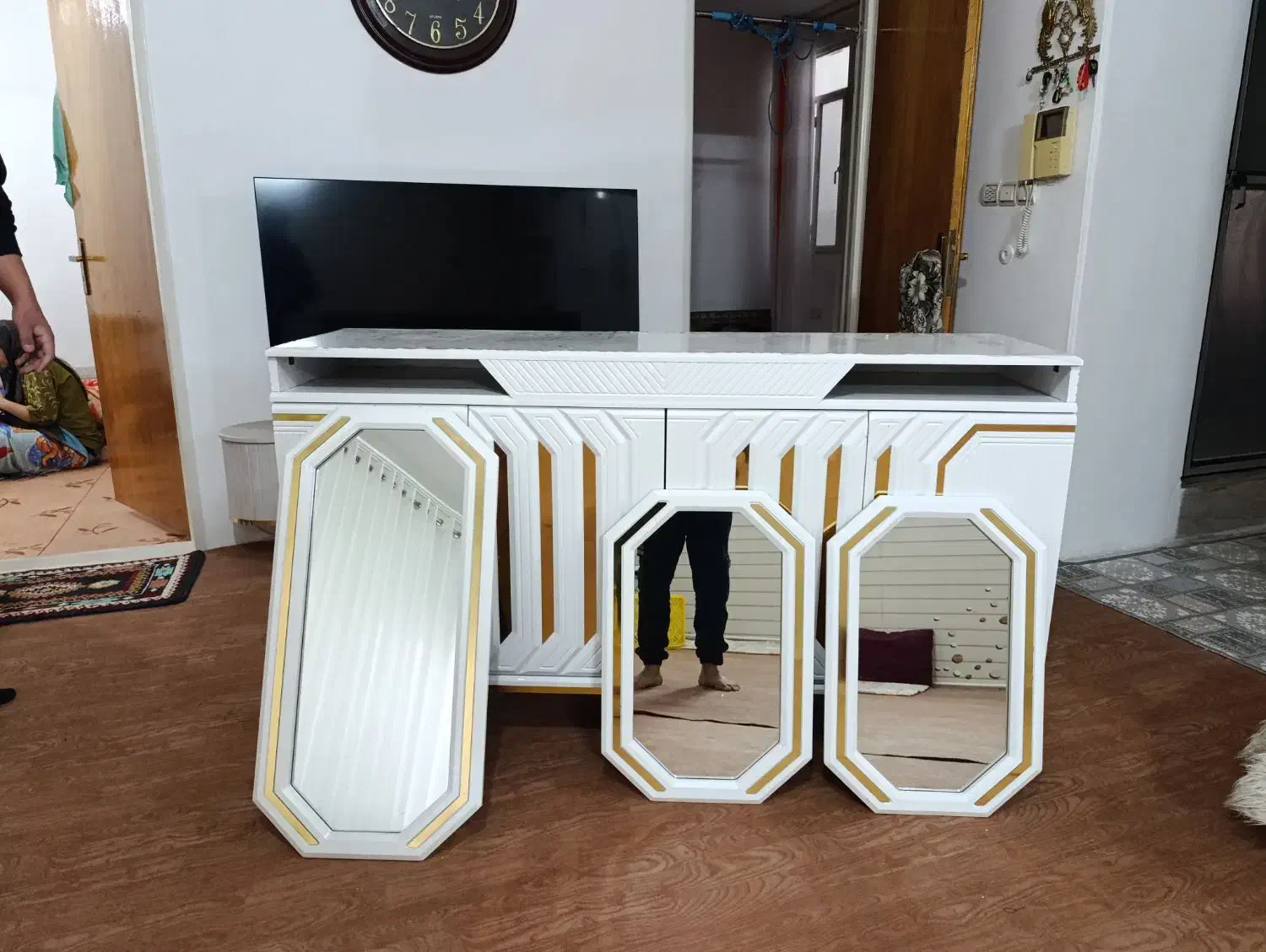 میز کنسول همراه با آینه|بوفه، ویترین، کنسول|ابهر, |دیوار