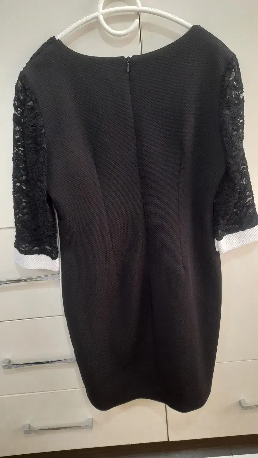 لباس مجلسی|لباس|قم, باغ کرباسی|دیوار