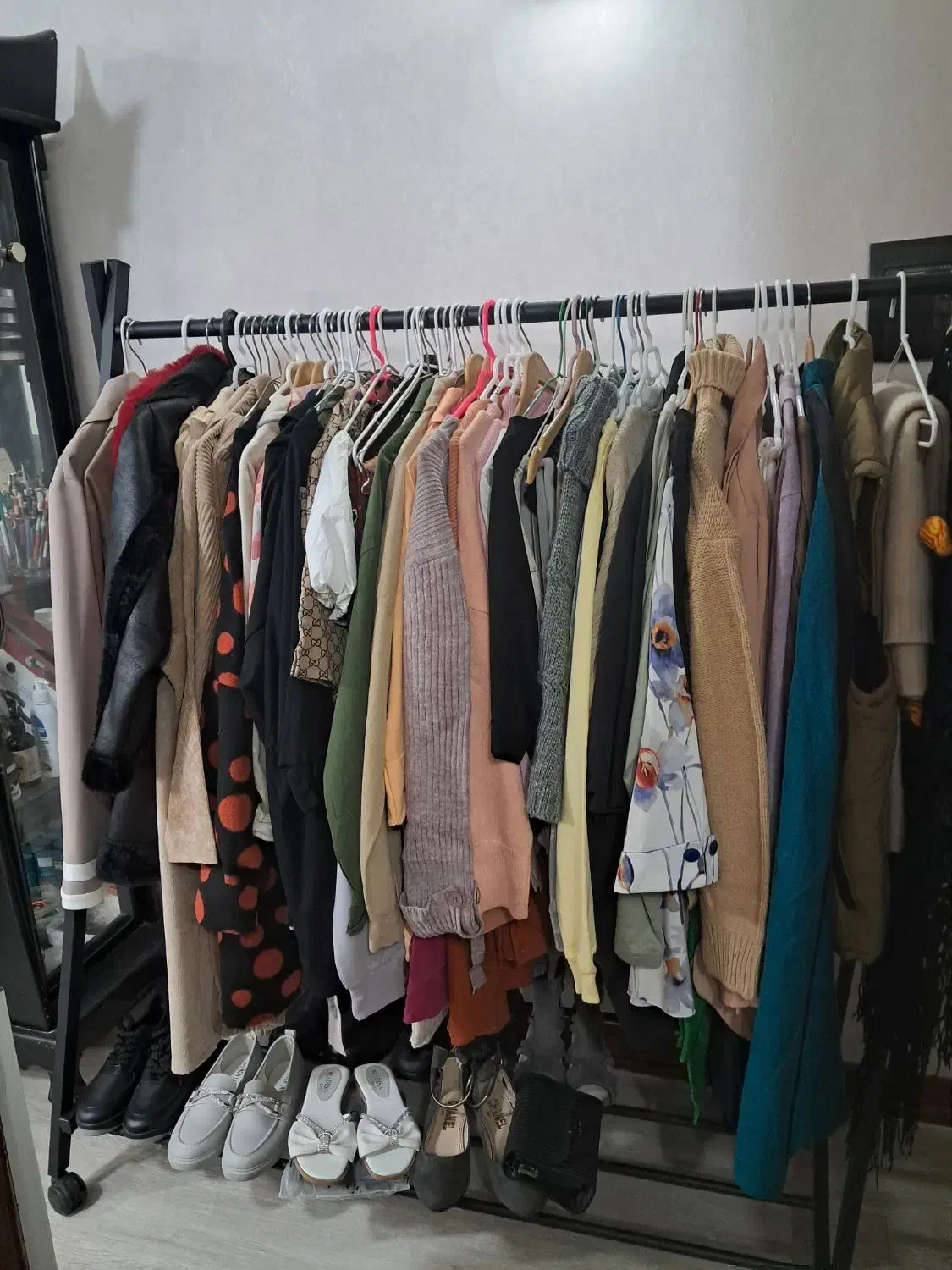 فروش تعدادی لباس نو بعلت تعییر شغل به صورت یکجا|لباس|قائمشهر, |دیوار