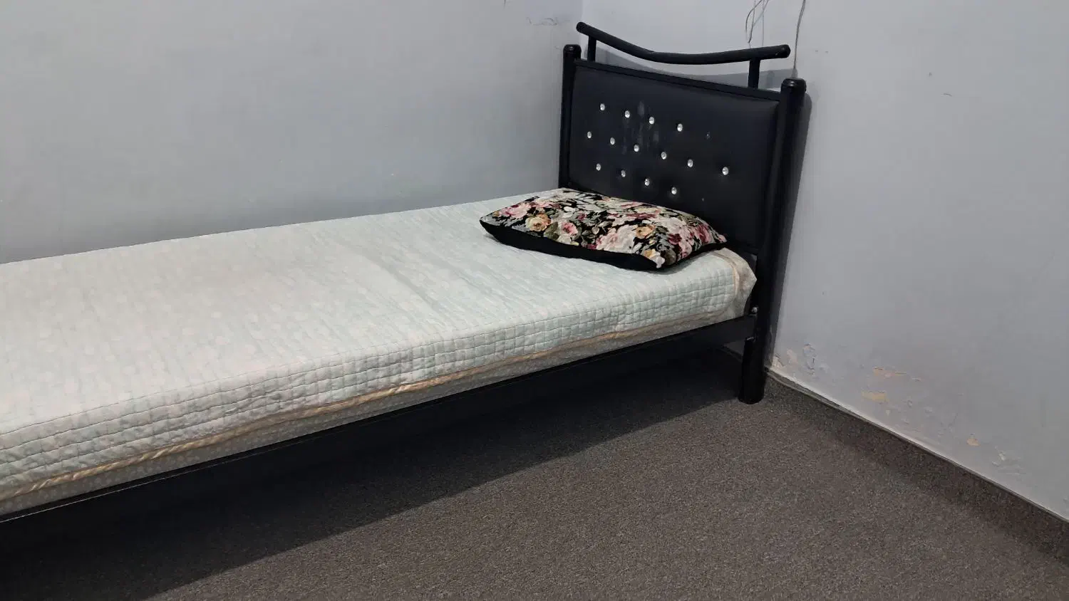 تختخواب یک نفره همراه با تشک|تخت و سرویس خواب|ایلام, |دیوار