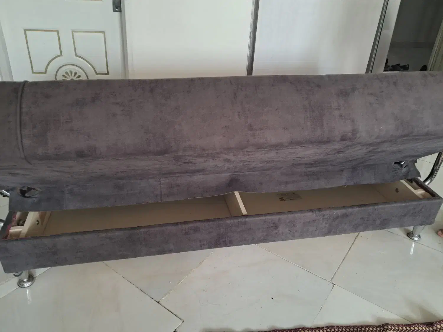 مبل جدیدتخت شو ترک|مبلمان خانگی و میز عسلی|گلبهار, شهر جدید گلبهار|دیوار