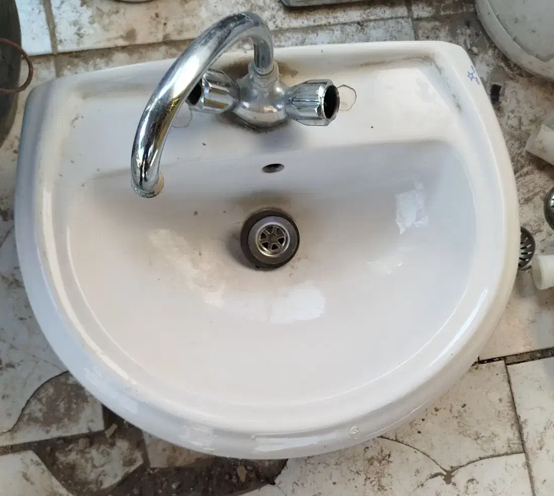 سنگ دستشویی و رو شویی چینی ستارع|لوازم سرویس بهداشتی|خمینیشهر, |دیوار