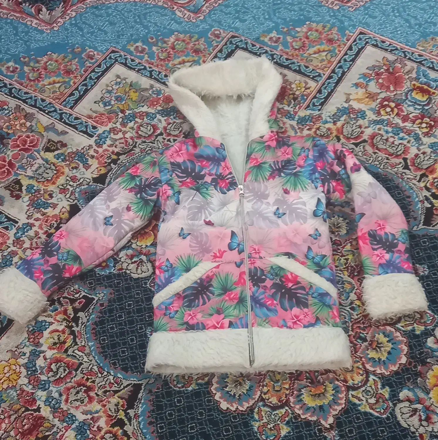 سویشرت دخترانه و چند مدل کفش بچگانه|کفش و لباس بچه|یزد, |دیوار