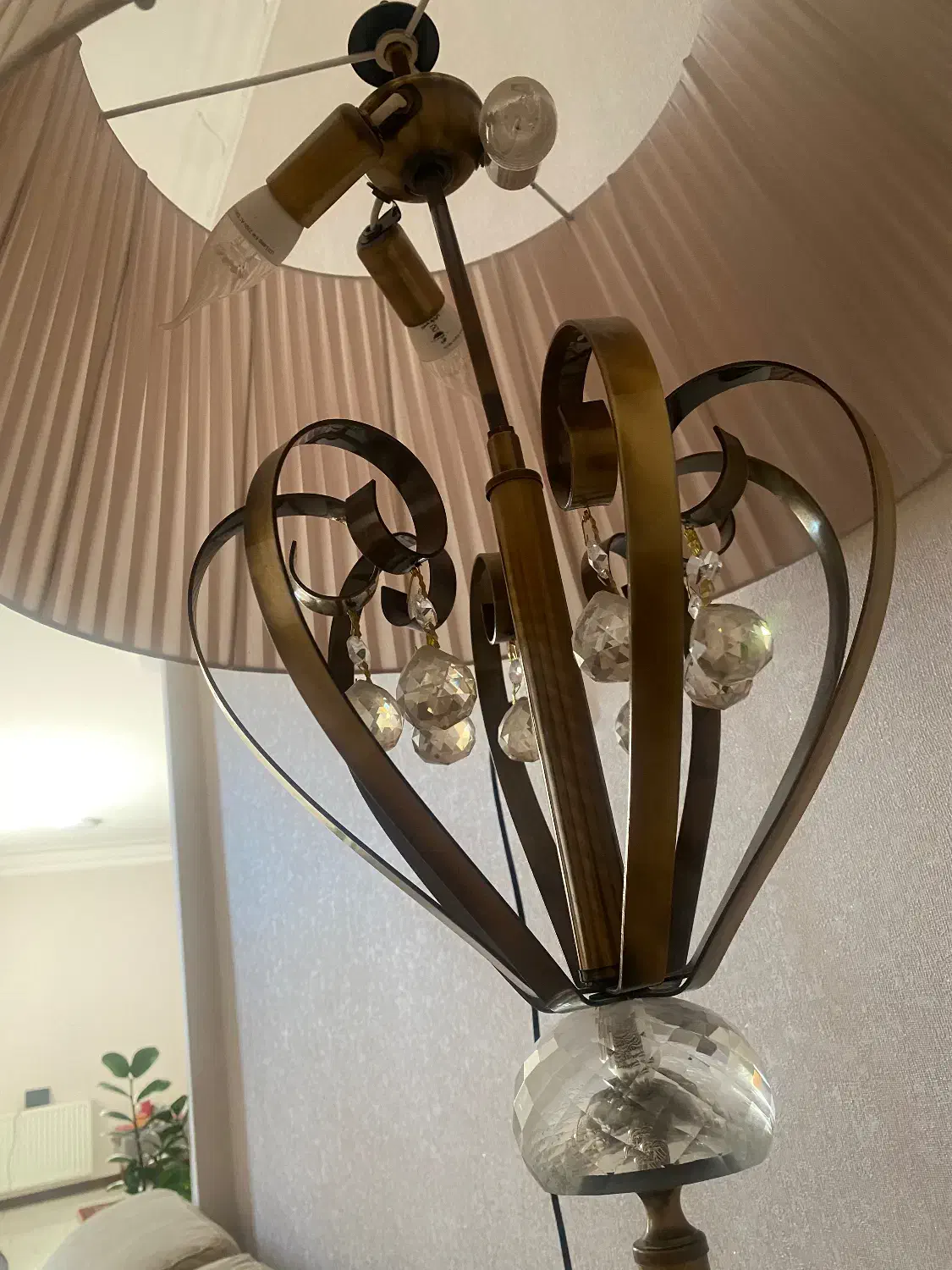 اباژور پایه بلند|چراغ خواب و آباژور|شهرکرد, |دیوار