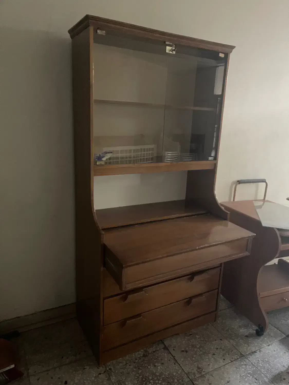 کتابخانه و میز تحریر|کتابخانه، شلف، قفسههای دیواری|اصفهان, فیض|دیوار