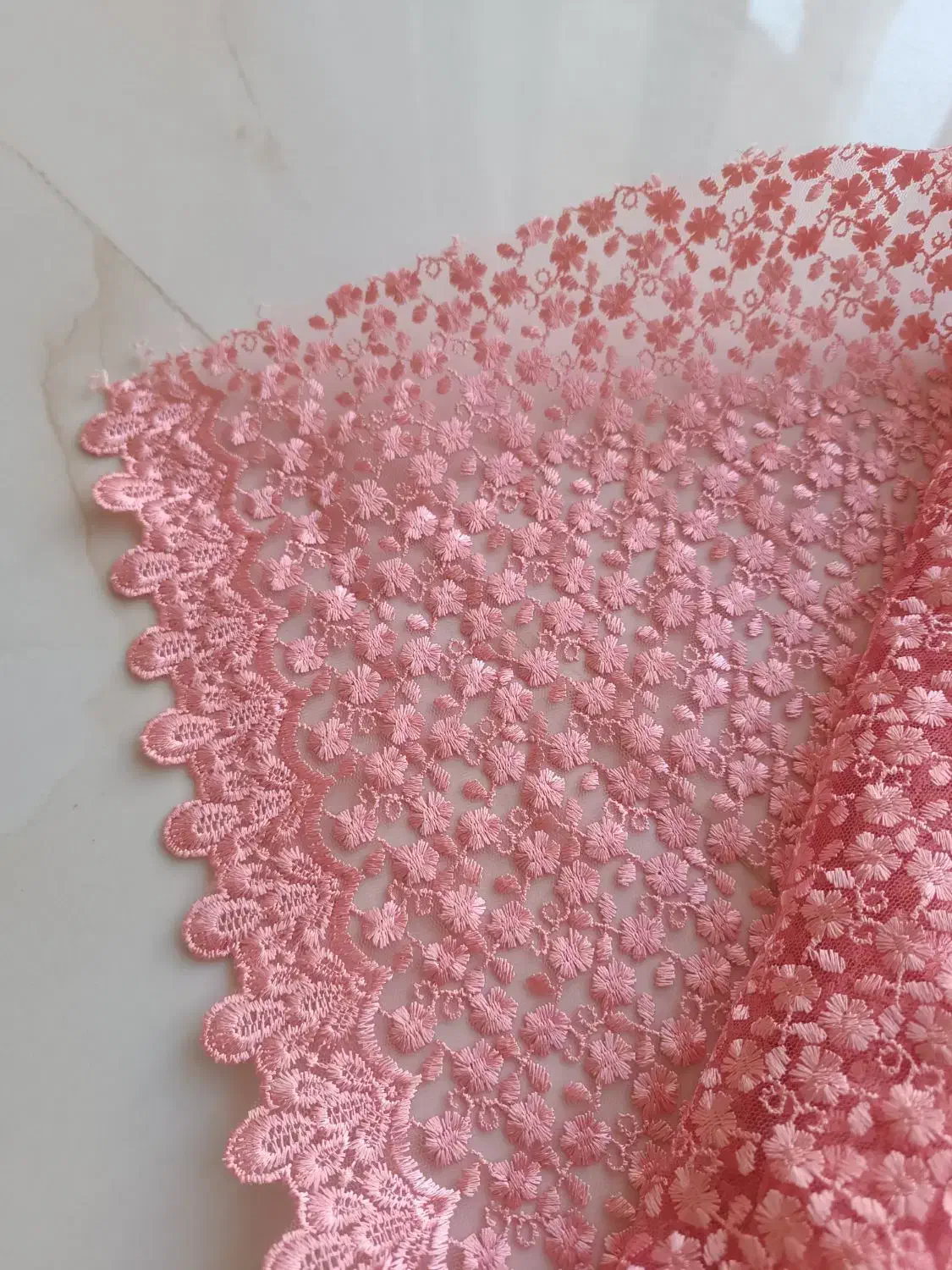 پارچه گیپورحاشیه دار صورتی|لباس|قائن, |دیوار