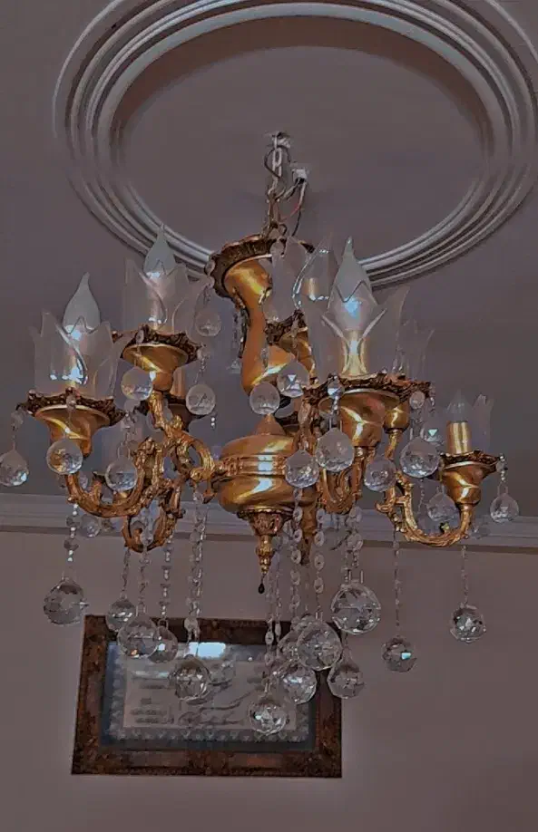 لوستر|لوستر و چراغ آویز|قلعه گنج, |دیوار