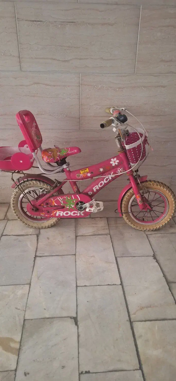 دوچرخه دخترانه|دوچرخه، اسکیت، اسکوتر|ری, شهادت|دیوار