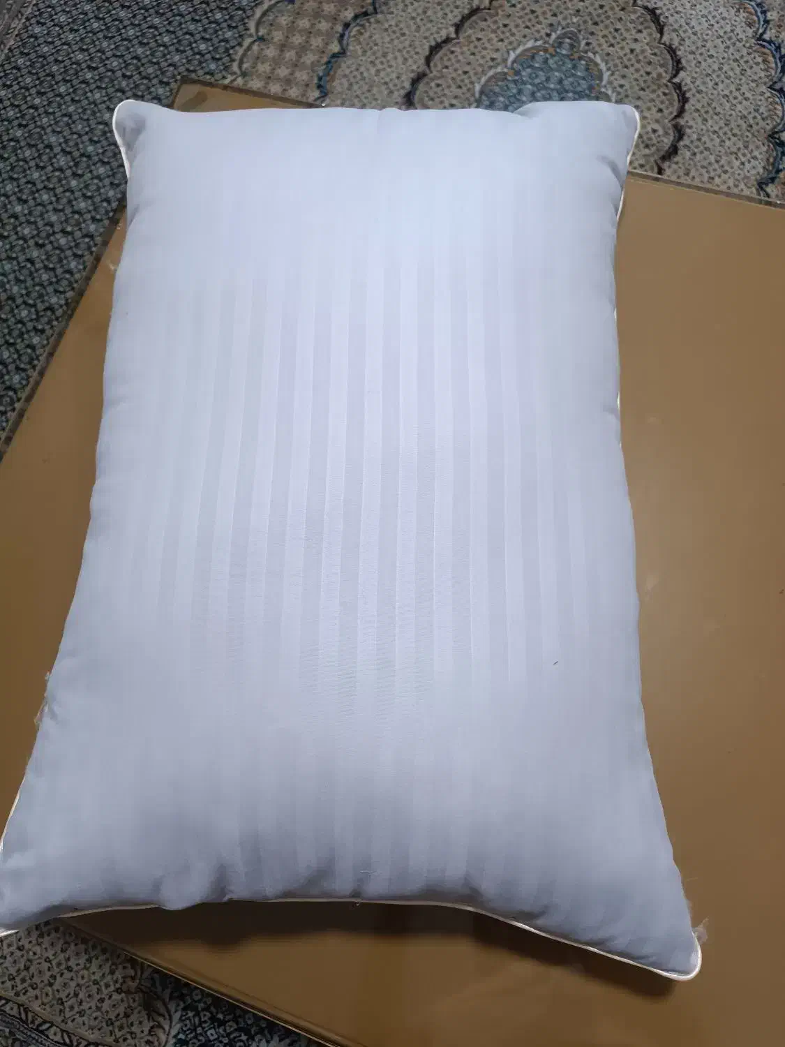 تولید بالشت هتلی مجد|رختخواب، بالش، پتو|مشکیندشت, |دیوار