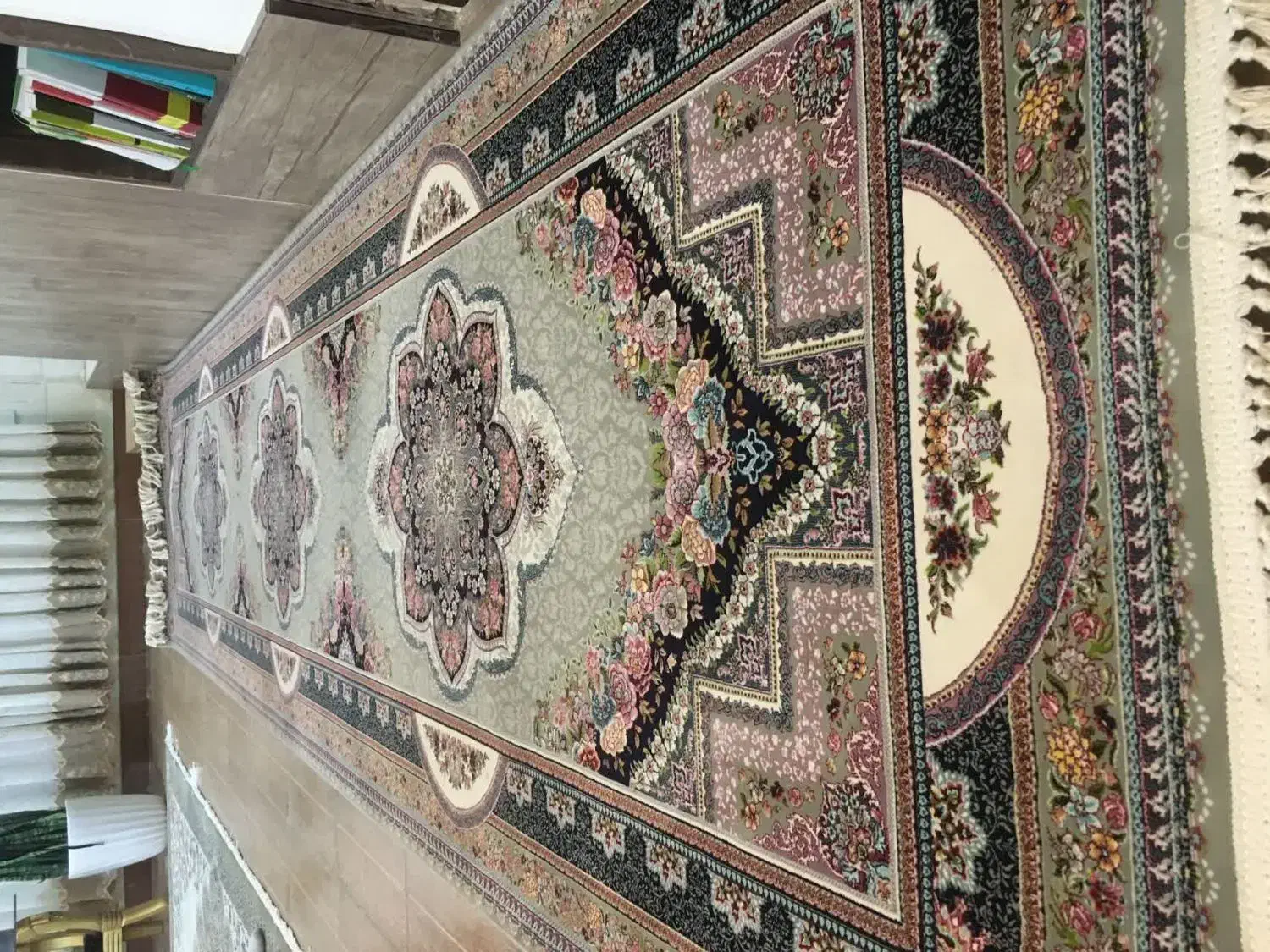 فرش کناره ۱۲۰۰ شانه در حد نو|فرش|قزوین, |دیوار