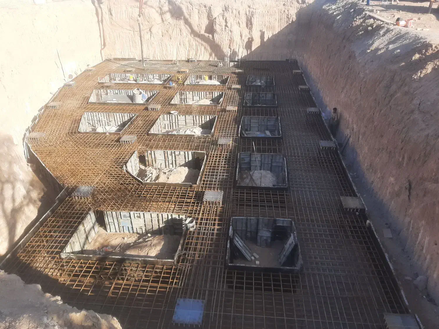 استخدام آرماتور بند قالب بند|استخدام معماری، عمران و ساختمانی|یزد, |دیوار