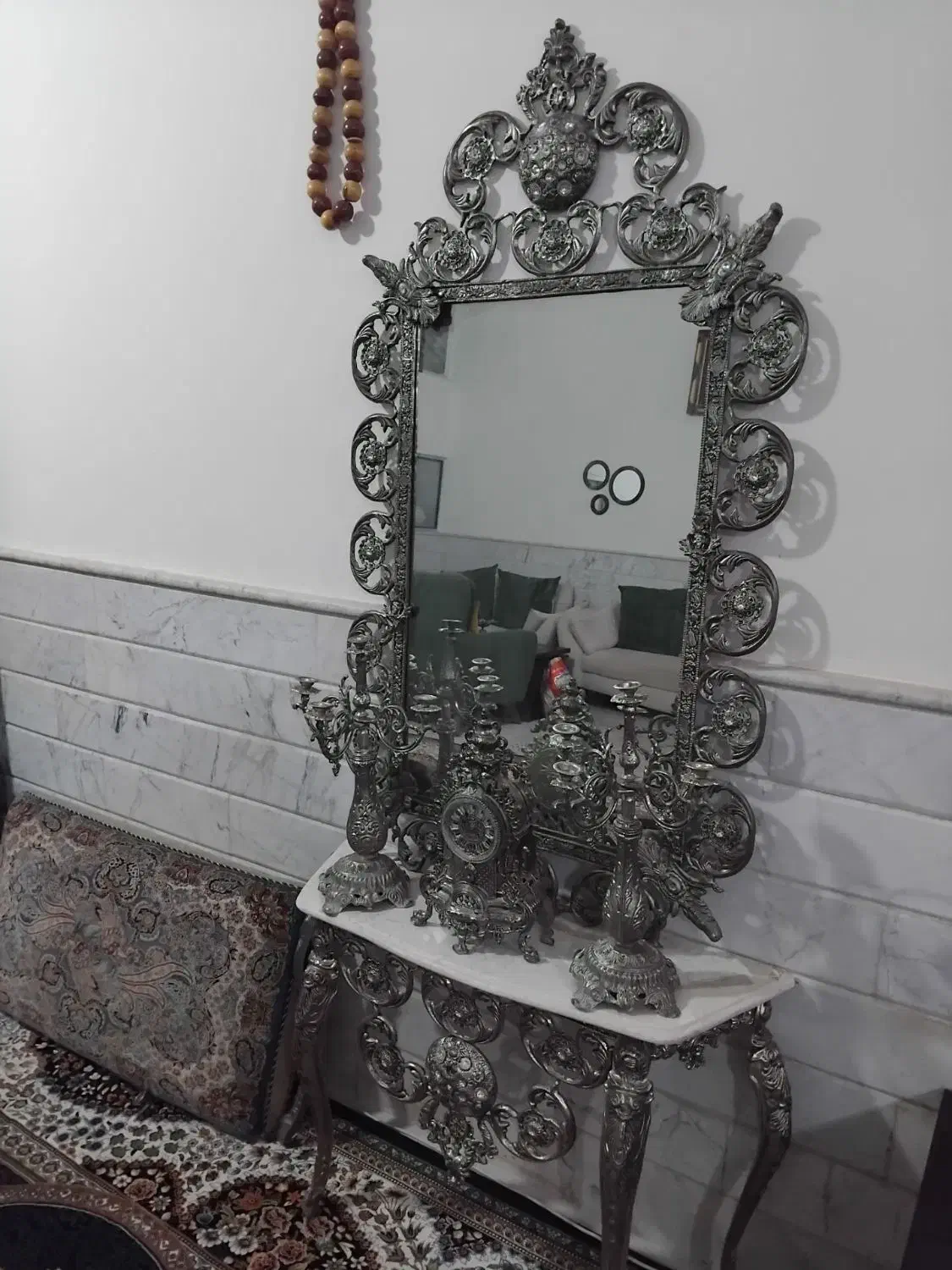 آینه وشمعدان|آینه|قم, باغ شریفی|دیوار