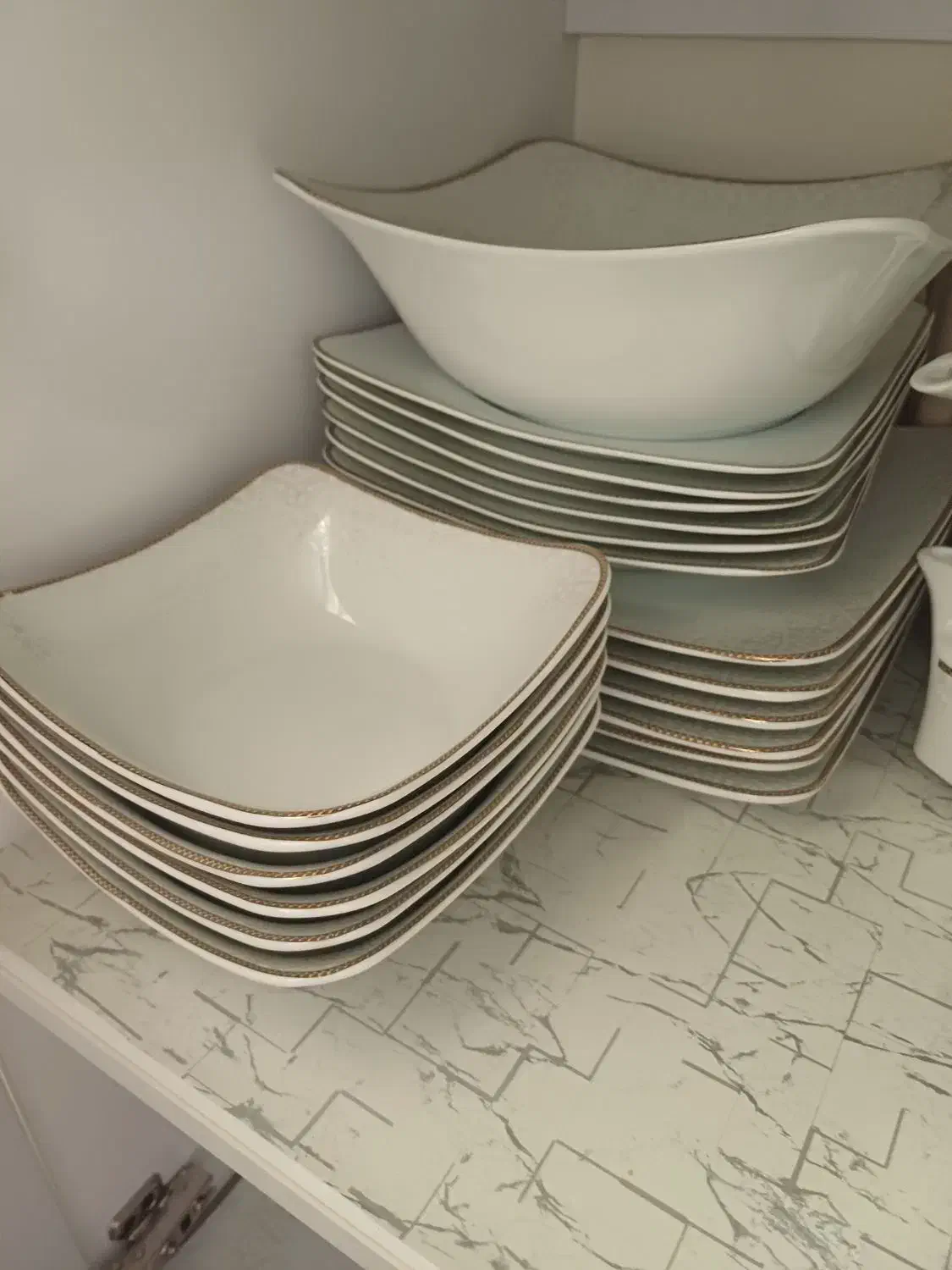 سرویس ۶ نفره چینی|ظروف سرو و پذیرایی|تهران, شهرک ولیعصر شمالی|دیوار